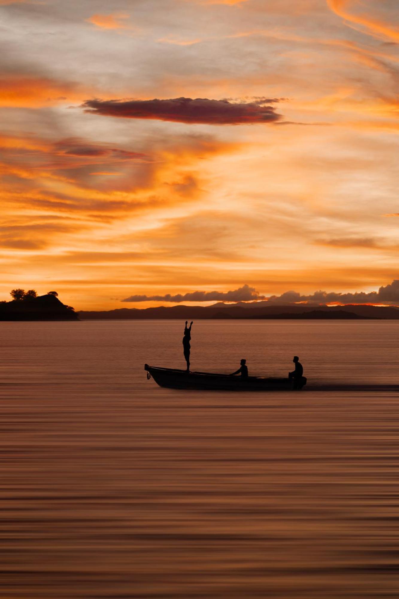 Menjaga Bay Hotel ลาบวนบาโจ ภายนอก รูปภาพ